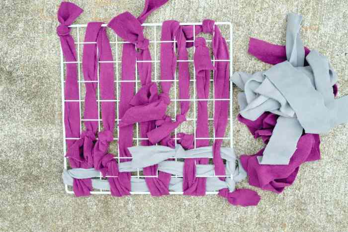 Diy snuffle mat for dogs