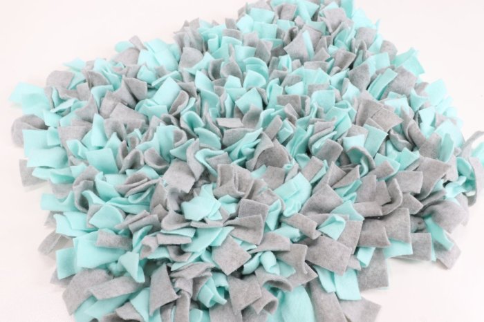 Diy snuffle mat for dogs